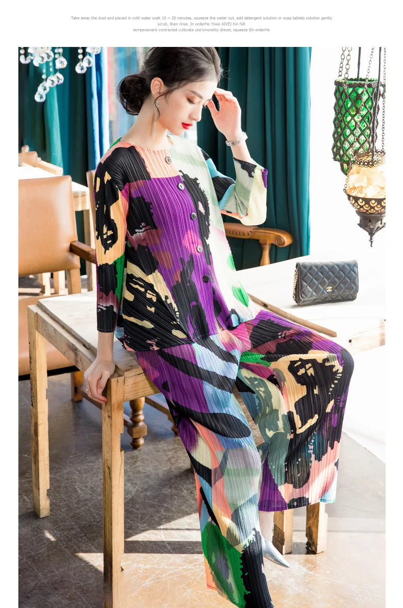 HOT SELLING Printing and dyeing fold the clothes suit fold nine points sleeve lapel coat + wide-legged pants IN STOCK 
HOT SELLING Printing and dyeing fold the clothes suit fold nine points sleeve lapel coat + wide-legged pants IN STOCK