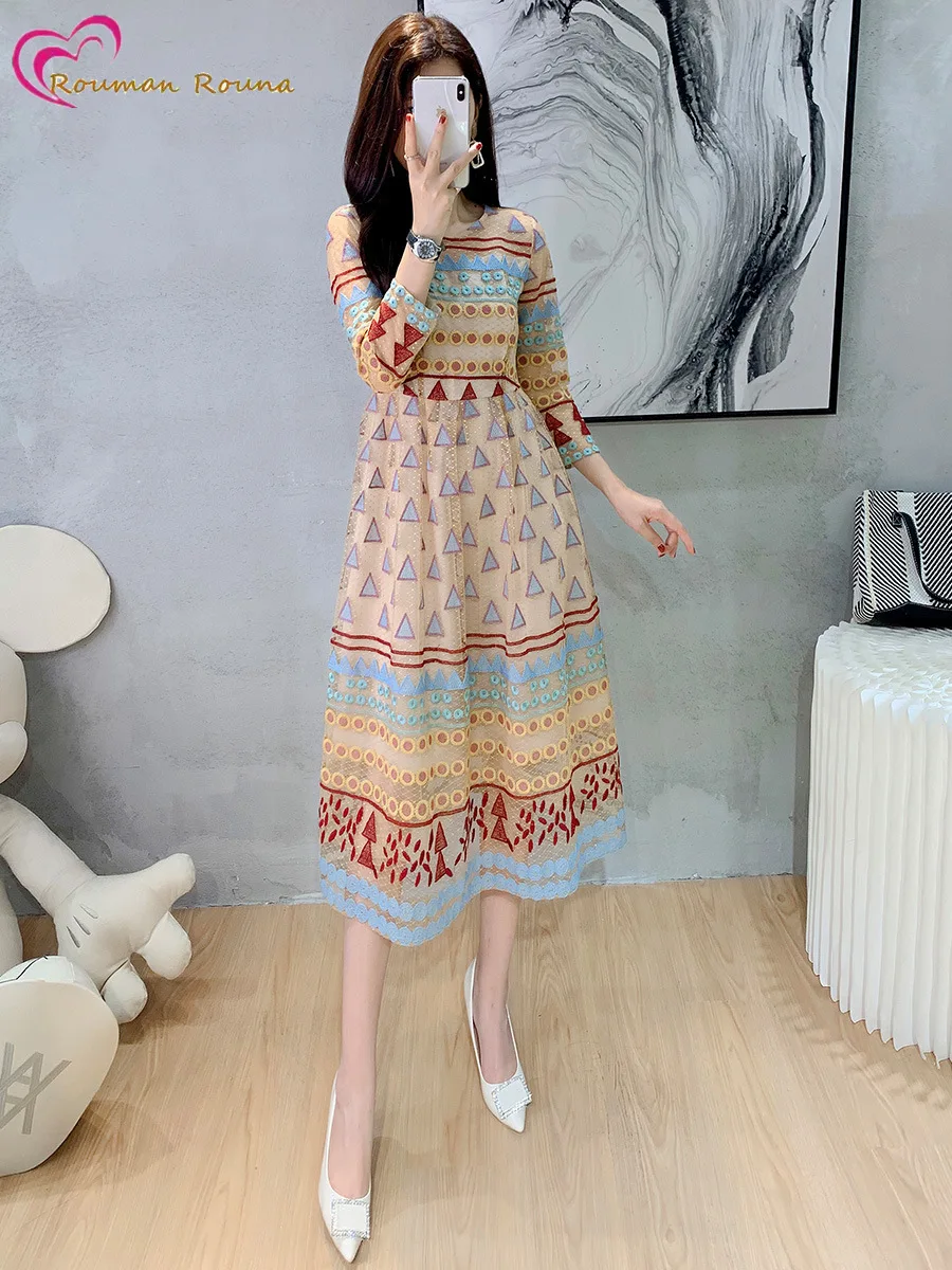 Geometric pattern heavy industry embroidery dress 2021 autumn women's new national style skirt
Geometric pattern heavy industry embroidery dress 2021 autumn women's new national style skirt