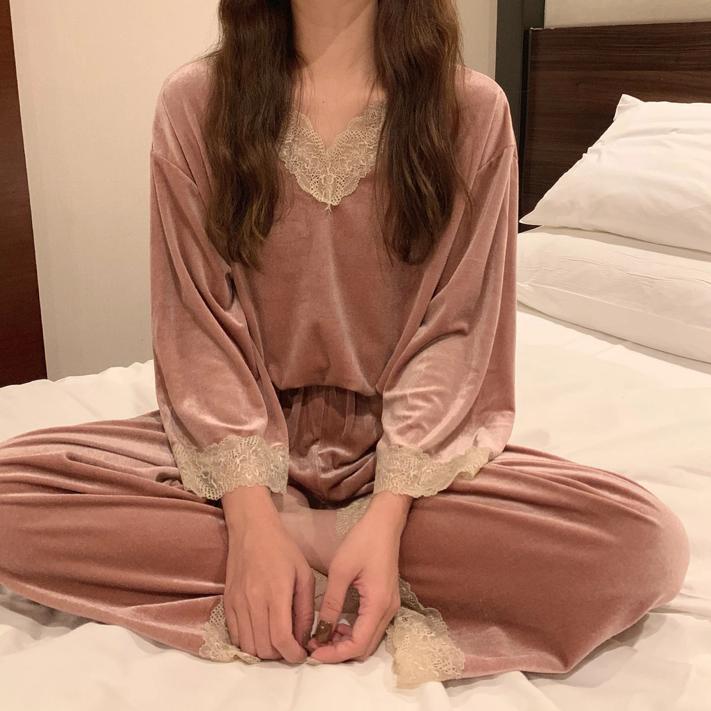 Plus Size Womens Silk Satin Pajamas Pyjamas Set Long Sleeve Sleepwear Velvet Home Service Suit Female 2 Piece Set Loungewear
Plus Size Womens Silk Satin Pajamas Pyjamas Set Long Sleeve Sleepwear Velvet Home Service Suit Female 2 Piece Set Loungewear