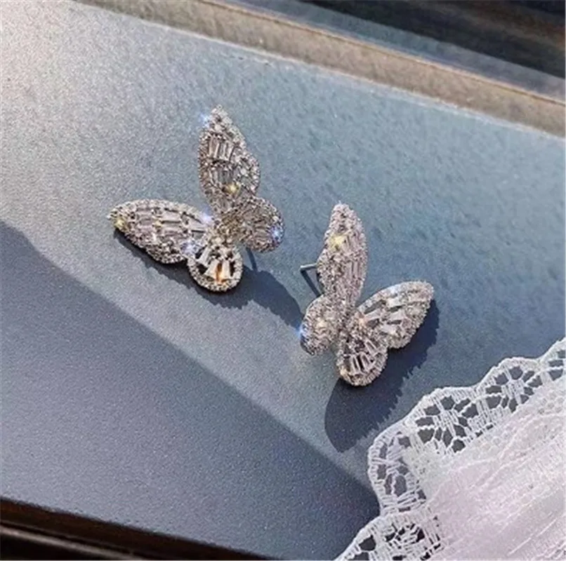 SNCSDK new Super fairy zircon temperament romantic butterfly Women's earrings fashion jewelry elegant Women Stud earrings
SNCSDK new Super fairy zircon temperament romantic butterfly Women's earrings fashion jewelry elegant Women Stud earrings