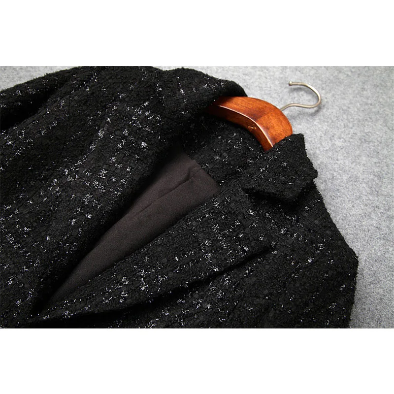 Winter Fashion Brand Designers Plaid Tweed Woolen Jackets and Coats Lady Notched Collar Flare Sleeve Vintage Wool Blend Overcoat
Winter Fashion Brand Designers Plaid Tweed Woolen Jackets and Coats Lady Notched Collar Flare Sleeve Vintage Wool Blend Overcoat