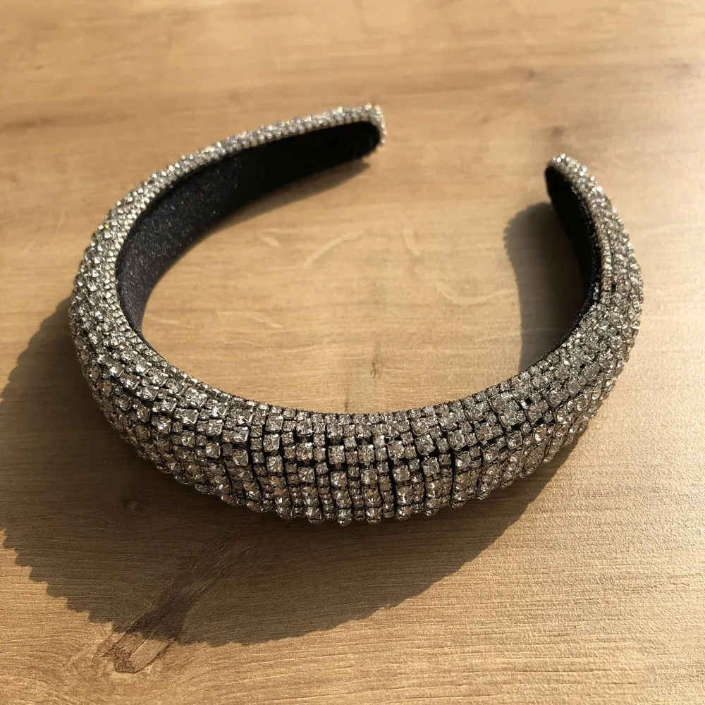 Color Diamond Sponge Headband For Women Fashion Explosion Style Creative Headband Female Hair Hoop Accessories Headwear 
Color Diamond Sponge Headband For Women Fashion Explosion Style Creative Headband Female Hair Hoop Accessories Headwear