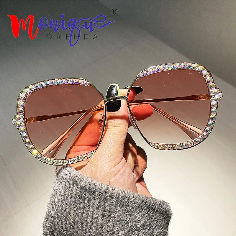 2022 Luxury Brand Design Sunglasses Women Vintage Diamond Sun glasses Square Gradient Rhinestones Ladies Eyeglasses Gafas de sol
2022 Luxury Brand Design Sunglasses Women Vintage Diamond Sun glasses Square Gradient Rhinestones Ladies Eyeglasses Gafas de sol