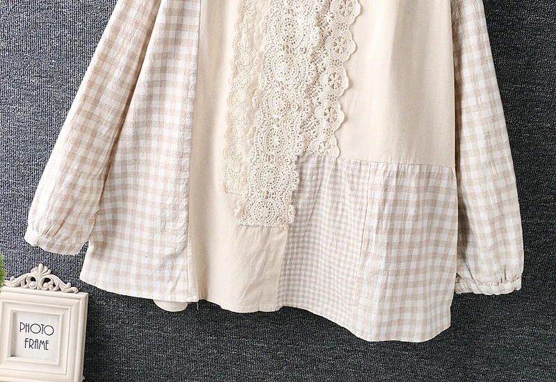 2020 New autumn Women Blouse Japan Style Literary Stand Collar Cotton linen Loose Tops Lace Embroidery Long Sleeve Shirt Women 
2020 New autumn Women Blouse Japan Style Literary Stand Collar Cotton linen Loose Tops Lace Embroidery Long Sleeve Shirt Women