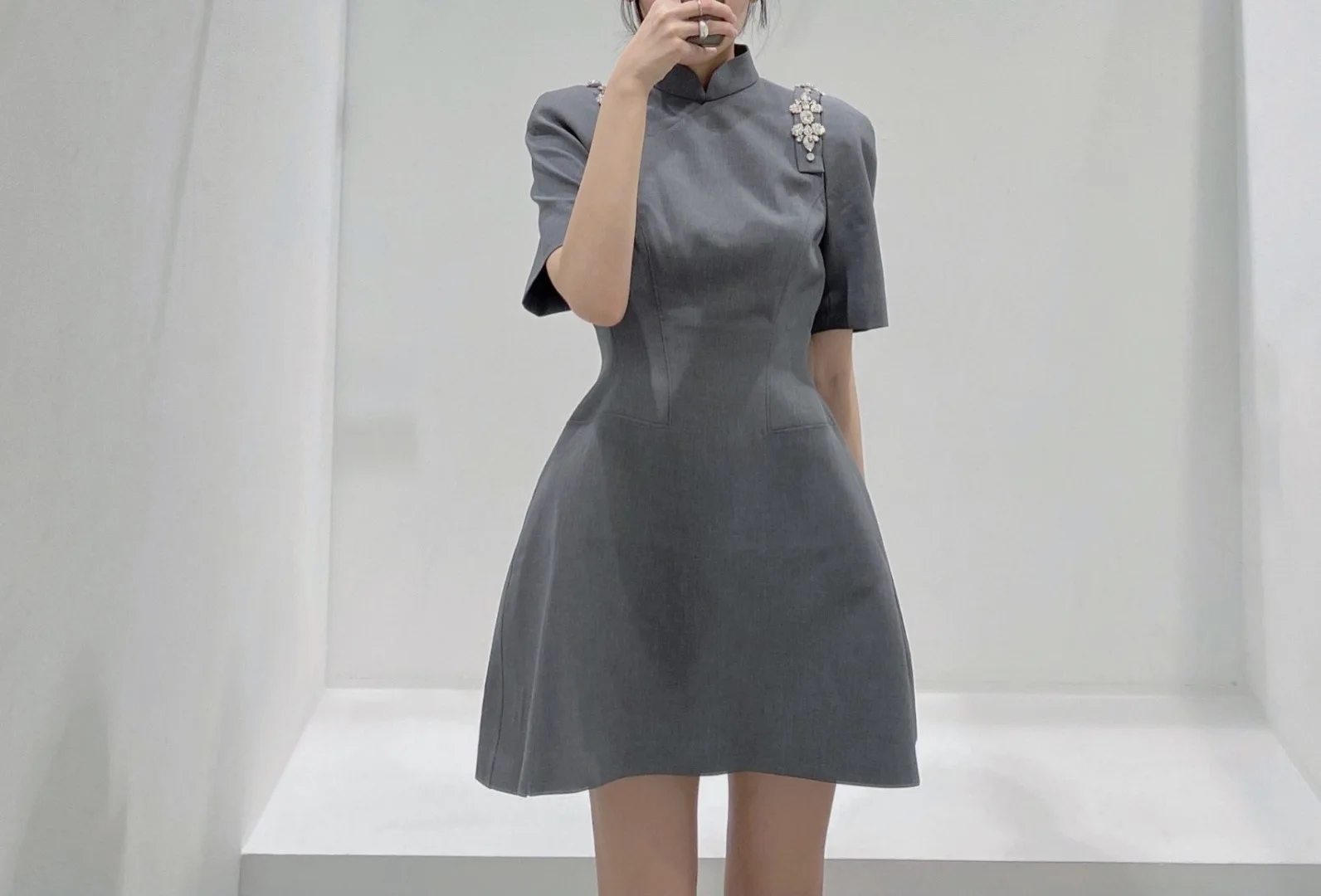 Improved cheongsam dress French Hong Kong Style early spring 2021 new skirt Chinese style niche skirt design
Improved cheongsam dress French Hong Kong Style early spring 2021 new skirt Chinese style niche skirt design