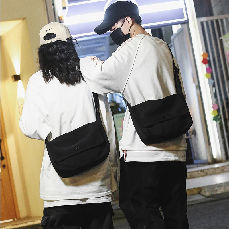New 2022 Women Canvas Messenger Bags Female Crossbody Bag Solid Shoulder Bag Fashion Female Handbag Large Capacity Tote
New 2022 Women Canvas Messenger Bags Female Crossbody Bag Solid Shoulder Bag Fashion Female Handbag Large Capacity Tote