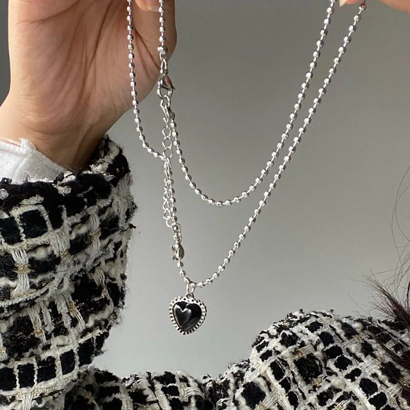 Goth Black Heart Necklace Metal Love Clavicle Chain Korean Simple Female Pendant for Women Girl Friends Aesthetic Jewelry
Goth Black Heart Necklace Metal Love Clavicle Chain Korean Simple Female Pendant for Women Girl Friends Aesthetic Jewelry