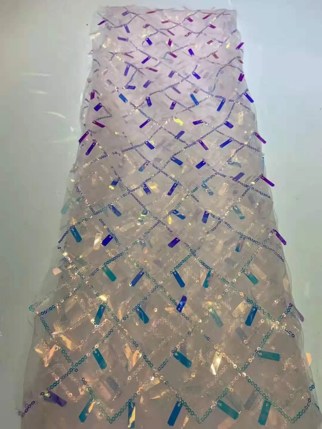 5 yards sequin embroidery fabric With sequin embroidery French tulle lace Nigeria fabric wedding dress/party dress design
5 yards sequin embroidery fabric With sequin embroidery French tulle lace Nigeria fabric wedding dress/party dress design