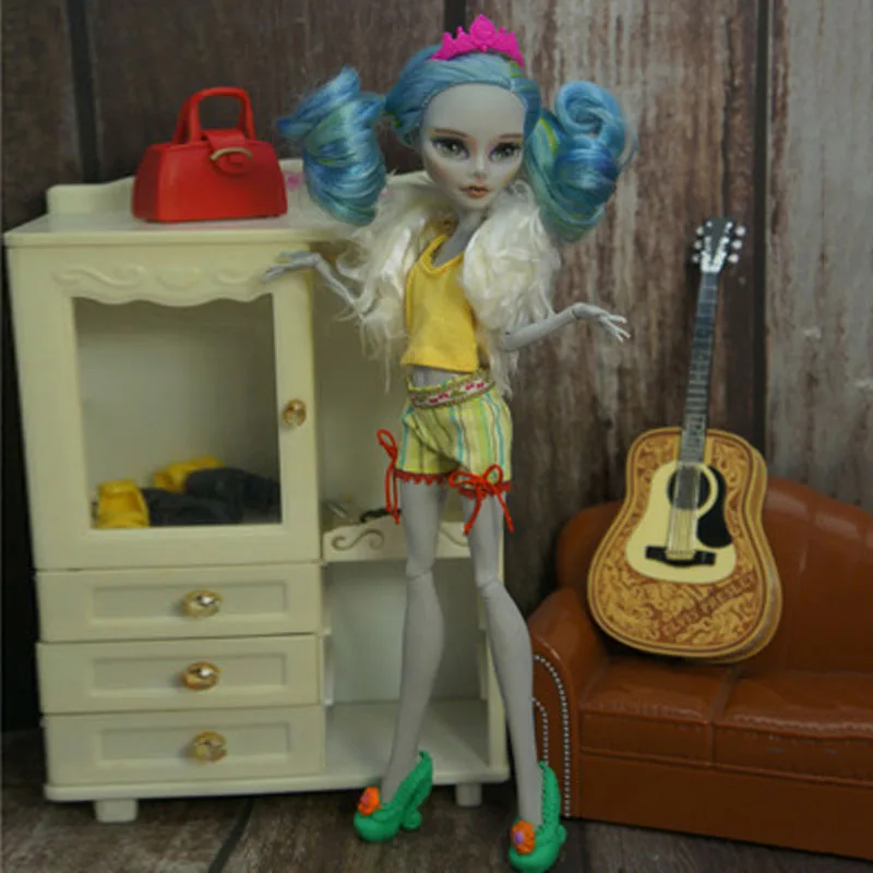 1/6 Fashion Doll Clothes Set for Bratz Doll Outfits Beige Fur Coat Yellow Vest & Shorts For Monster High Dolls Toys For Kid DIY 
1/6 Fashion Doll Clothes Set for Bratz Doll Outfits Beige Fur Coat Yellow Vest & Shorts For Monster High Dolls Toys For Kid DIY