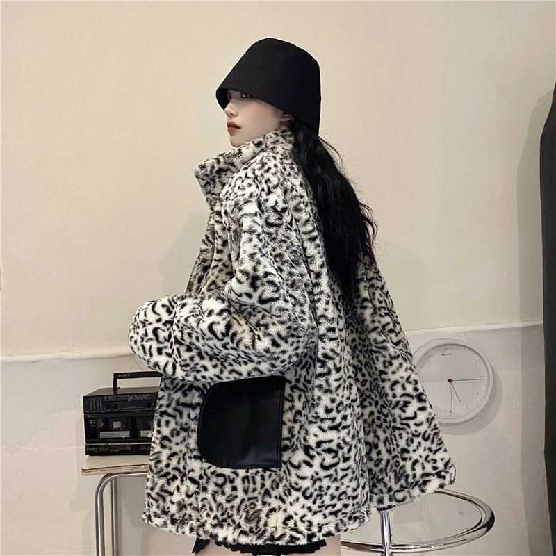 2022 Leather coat women's autumn and winter Korean version new loose, thin, plush and thickened fashion trend motorcycle clothes
2022 Leather coat women's autumn and winter Korean version new loose, thin, plush and thickened fashion trend motorcycle clothes