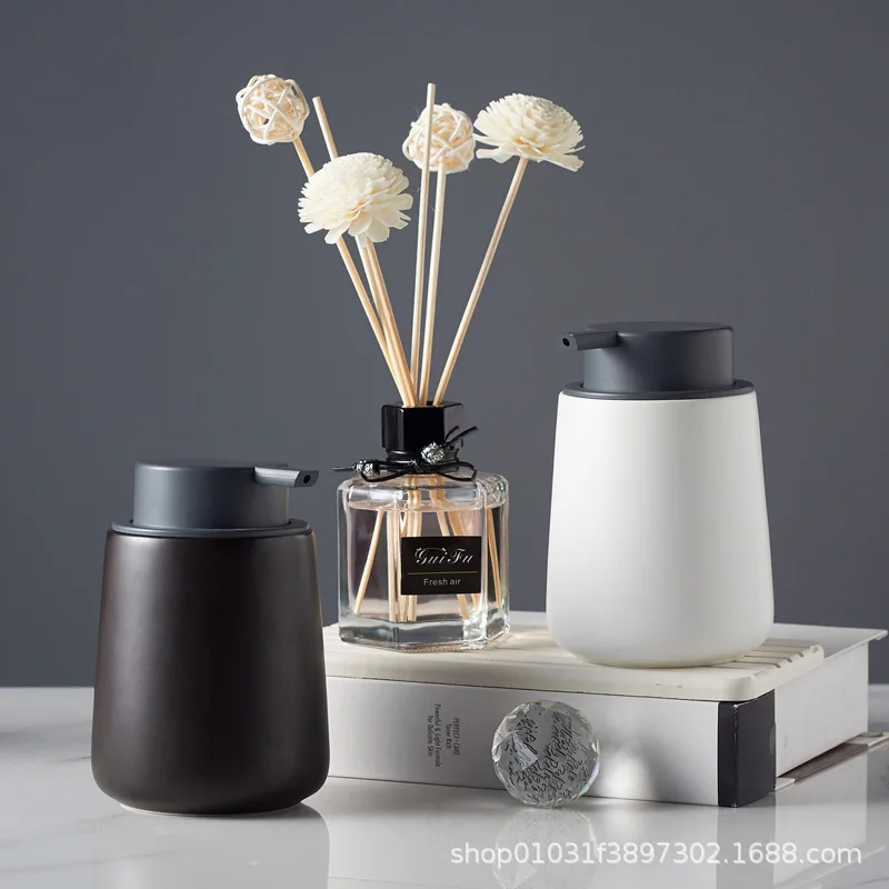 Ceramic emulsion bottle hotel press bottle makeup hand sanitizer bottle shampoo shower gel bottle bathroom cover hygiene.
Ceramic emulsion bottle hotel press bottle makeup hand sanitizer bottle shampoo shower gel bottle bathroom cover hygiene.