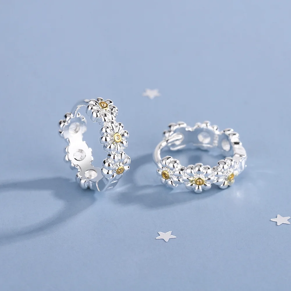 Vintage Daisy Earrings For Women Girls Cute Flower Hoop Earrings Engagement Wedding Ear Rings Jewelry Gift Brincos
Vintage Daisy Earrings For Women Girls Cute Flower Hoop Earrings Engagement Wedding Ear Rings Jewelry Gift Brincos