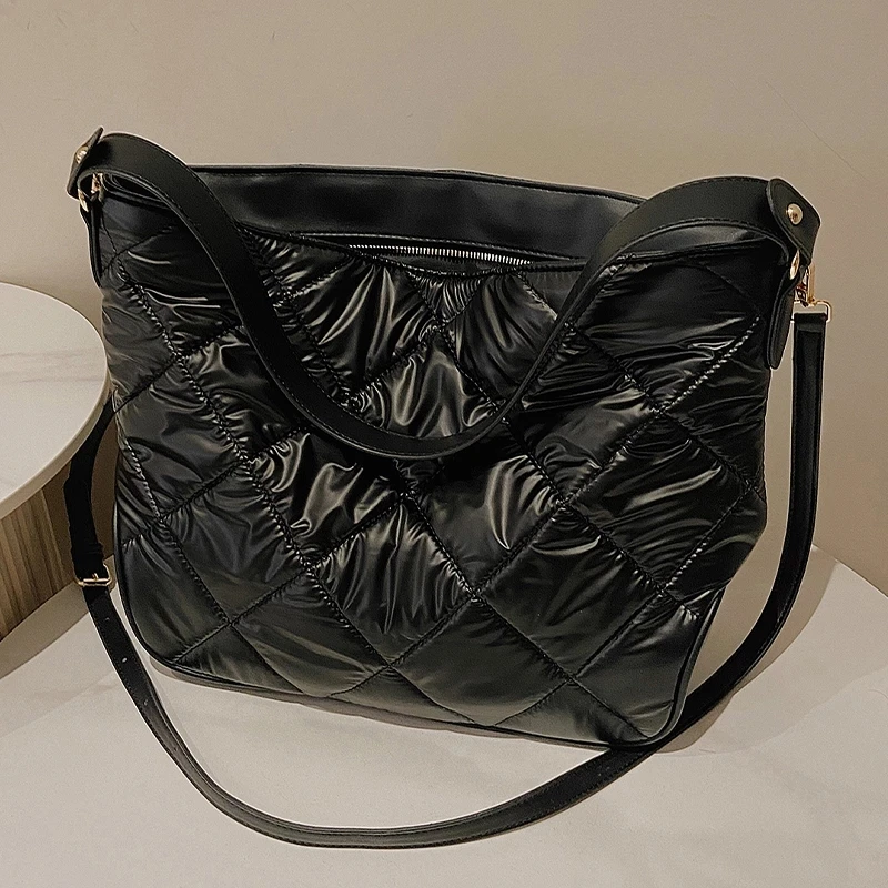 Branded Women's Shoulder Bags PU Leather Crossbody Bag for Women 2021 Winter Handbags and Purses Female Travel Totes
Branded Women's Shoulder Bags PU Leather Crossbody Bag for Women 2021 Winter Handbags and Purses Female Travel Totes