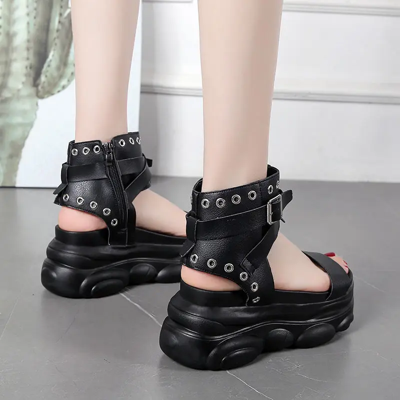 Thick-soled platform sandals women's summer new fashion all-match soft-soled non-slip open-toed Roman shoes 8cm high heels X811
Thick-soled platform sandals women's summer new fashion all-match soft-soled non-slip open-toed Roman shoes 8cm high heels X811