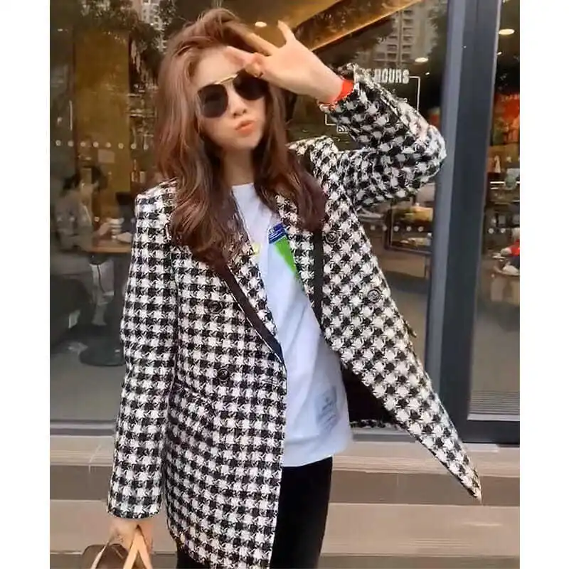 French Xiaoxiang style suit coat women's autumn and winter leisure senior feeling fried street net red suit coat
French Xiaoxiang style suit coat women's autumn and winter leisure senior feeling fried street net red suit coat