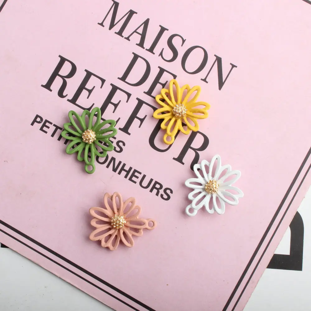 10pcs Daisy alloy pendant bracelet DIY accessories jewlery making supplies earings earring hooks kraaltjes voor sieraden maken
10pcs Daisy alloy pendant bracelet DIY accessories jewlery making supplies earings earring hooks kraaltjes voor sieraden maken