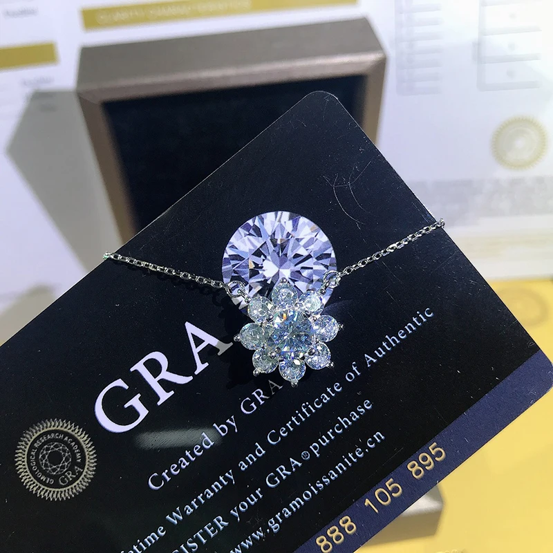 925 Silver 1ct/2ct Blue Moissanite VVS Engagement Elegant Wedding Pendant Necklace for Women Anniversary Gift
925 Silver 1ct/2ct Blue Moissanite VVS Engagement Elegant Wedding Pendant Necklace for Women Anniversary Gift