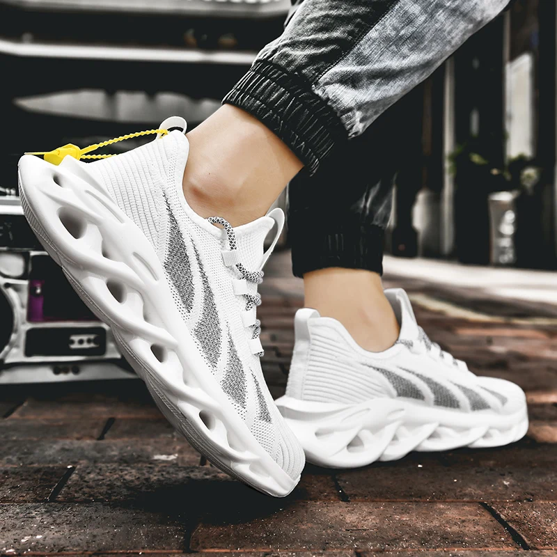 Hot Men Running Shoes Blade Cushioning Non Slip Fashion Super Light Mesh Soft Sole Athletic Trainers Male Walking Runners Shoes 
Hot Men Running Shoes Blade Cushioning Non Slip Fashion Super Light Mesh Soft Sole Athletic Trainers Male Walking Runners Shoes