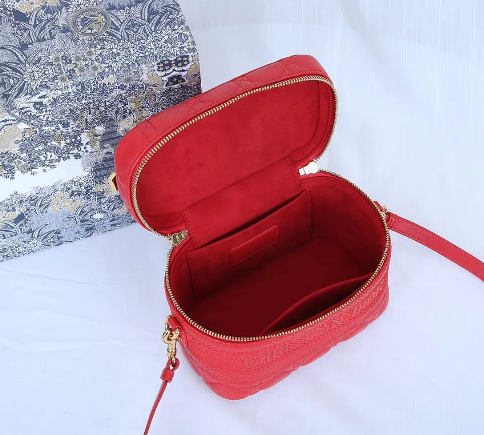 2021 Multi-Function Sheepskin Hand And Single Shoulder Bag To Carry The Appearance Exquisite Fashion Lady Is Worth Having
2021 Multi-Function Sheepskin Hand And Single Shoulder Bag To Carry The Appearance Exquisite Fashion Lady Is Worth Having