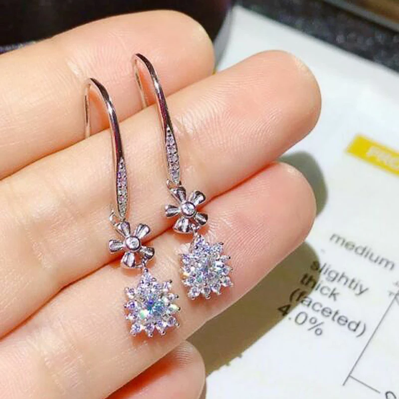 Huitan New Trendy Flower Drop Earrings for Women Dainty Pendent High Quality Wedding Bands Trend Earrings 2021 Female Jewelry
Huitan New Trendy Flower Drop Earrings for Women Dainty Pendent High Quality Wedding Bands Trend Earrings 2021 Female Jewelry