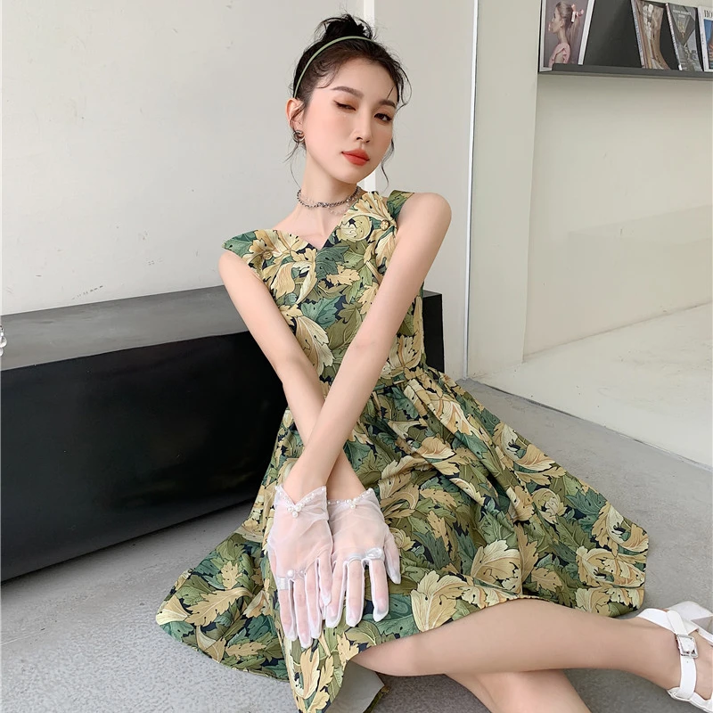 Kimotimo French Vintage Print Dress Women Ins Elegant Temperament Waist Thin Sleeveless Large Swing Ladies Dress Summer 2021
Kimotimo French Vintage Print Dress Women Ins Elegant Temperament Waist Thin Sleeveless Large Swing Ladies Dress Summer 2021