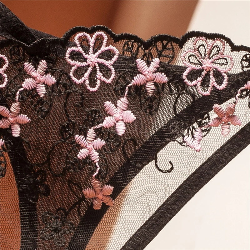 Beautiful Embroidery Hollow Mesh Transparent Thong Women's Sexy Ultra-thin Panties Thong Panties Sexy Briefs
Beautiful Embroidery Hollow Mesh Transparent Thong Women's Sexy Ultra-thin Panties Thong Panties Sexy Briefs