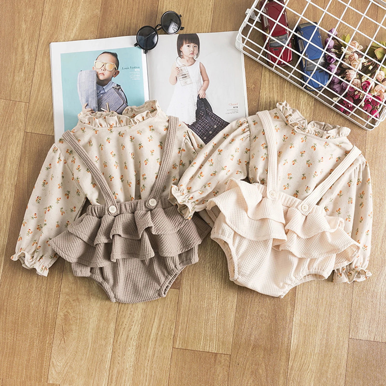 Toddler Baby Girls 2Pcs Fall Outfits Long Sleeve Floral Print Tops + Ruffle Suspender Shorts Set For Infant 0-24 Months
Toddler Baby Girls 2Pcs Fall Outfits Long Sleeve Floral Print Tops + Ruffle Suspender Shorts Set For Infant 0-24 Months
