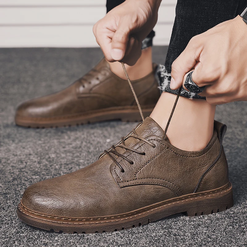 Men's shoes British new fashion business casual light and flexible non-slip comfortable Martin leather shoes men
Men's shoes British new fashion business casual light and flexible non-slip comfortable Martin leather shoes men
