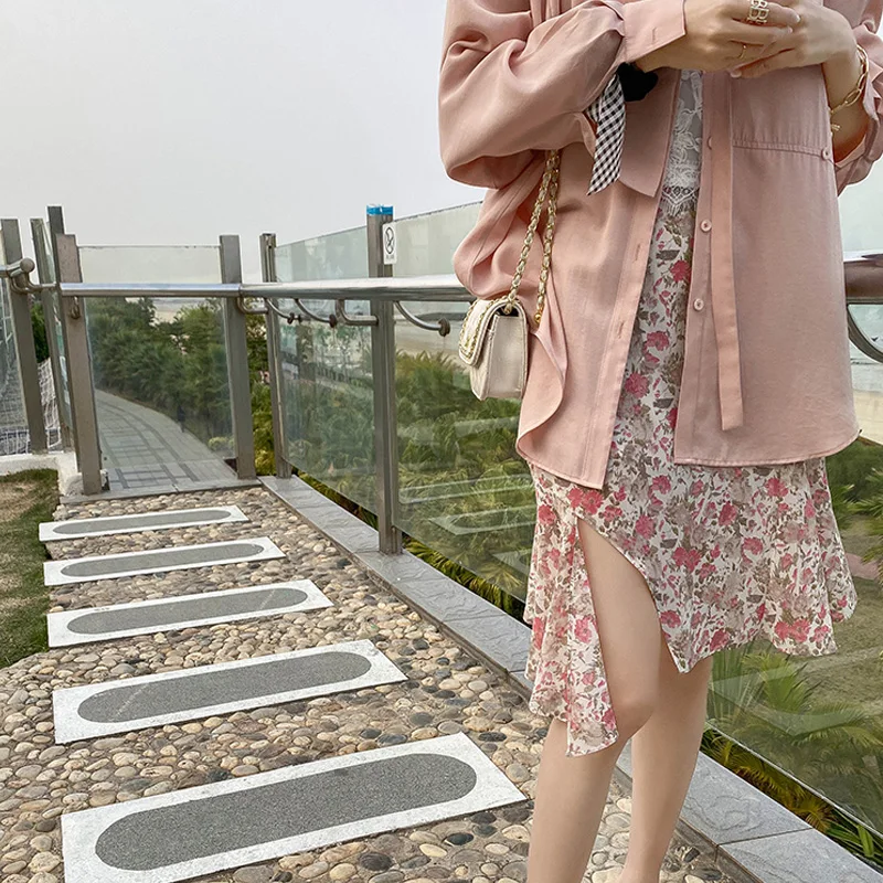 Limiguyue Summer Gentle Floral Printed Chiffon Skirt Women Sexy Irregular Split A-Line Skirts Saia Soft Beach Short Skirts K1661
Limiguyue Summer Gentle Floral Printed Chiffon Skirt Women Sexy Irregular Split A-Line Skirts Saia Soft Beach Short Skirts K1661