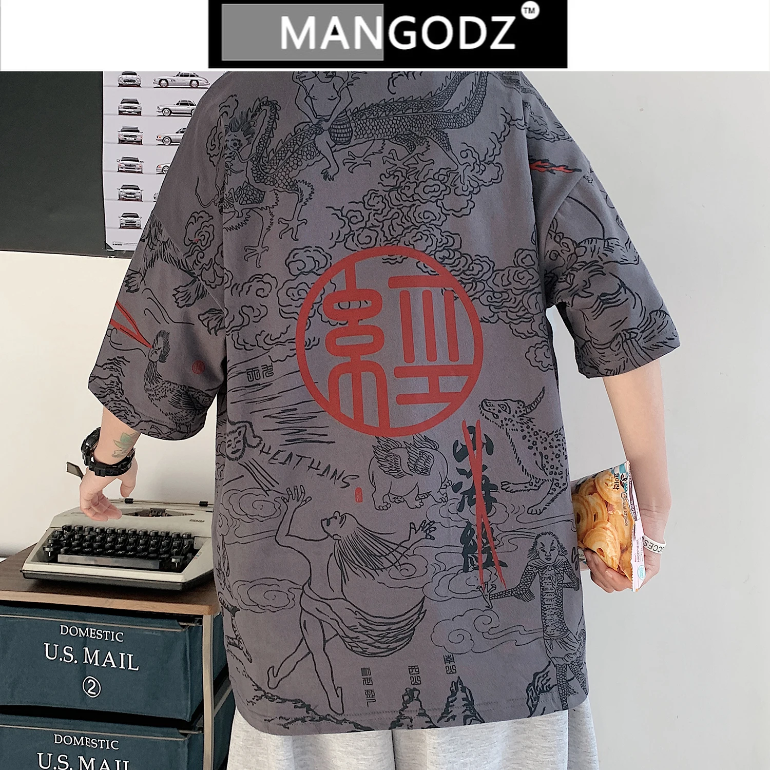 Men's Casual T-shirt 2021 New Chinese Elements Print Sweatshirts Loose Vintage Men Blouses 100% Cotton Male Clothing Tops
Men's Casual T-shirt 2021 New Chinese Elements Print Sweatshirts Loose Vintage Men Blouses 100% Cotton Male Clothing Tops