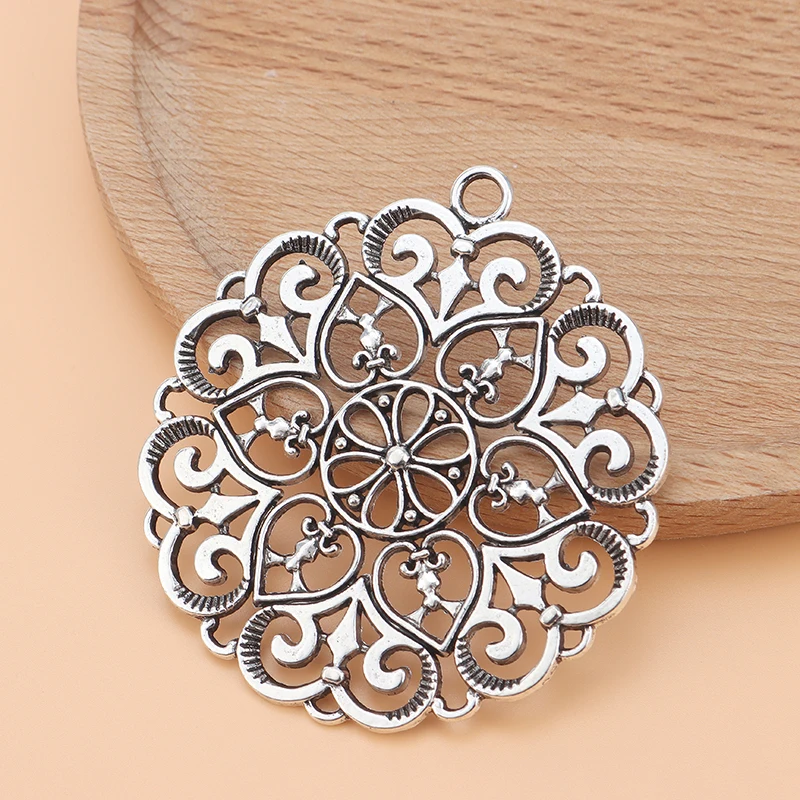5pcs/Lot Hollow Open Large Swirls Lace Hearts Flower Silver Color Charms Pendants for Necklace Jewelry Making Accessories
5pcs/Lot Hollow Open Large Swirls Lace Hearts Flower Silver Color Charms Pendants for Necklace Jewelry Making Accessories