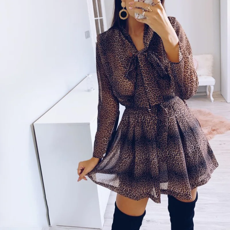 2021 New Ladies Summer Regular Full Sleeve Leopard Print Lanon Dress Women Bow A Line High Waist Above Knee Mini Dresses
2021 New Ladies Summer Regular Full Sleeve Leopard Print Lanon Dress Women Bow A Line High Waist Above Knee Mini Dresses