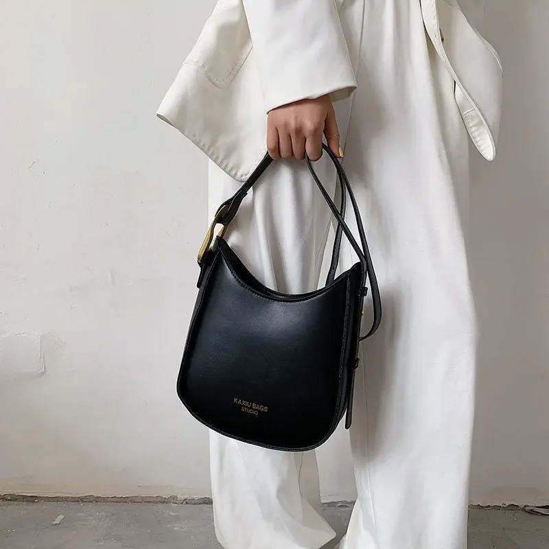 High-quality western-style bag spring and summer 2021 new trendy fashion explosion simple one-shoulder messenger bucket bag
High-quality western-style bag spring and summer 2021 new trendy fashion explosion simple one-shoulder messenger bucket bag