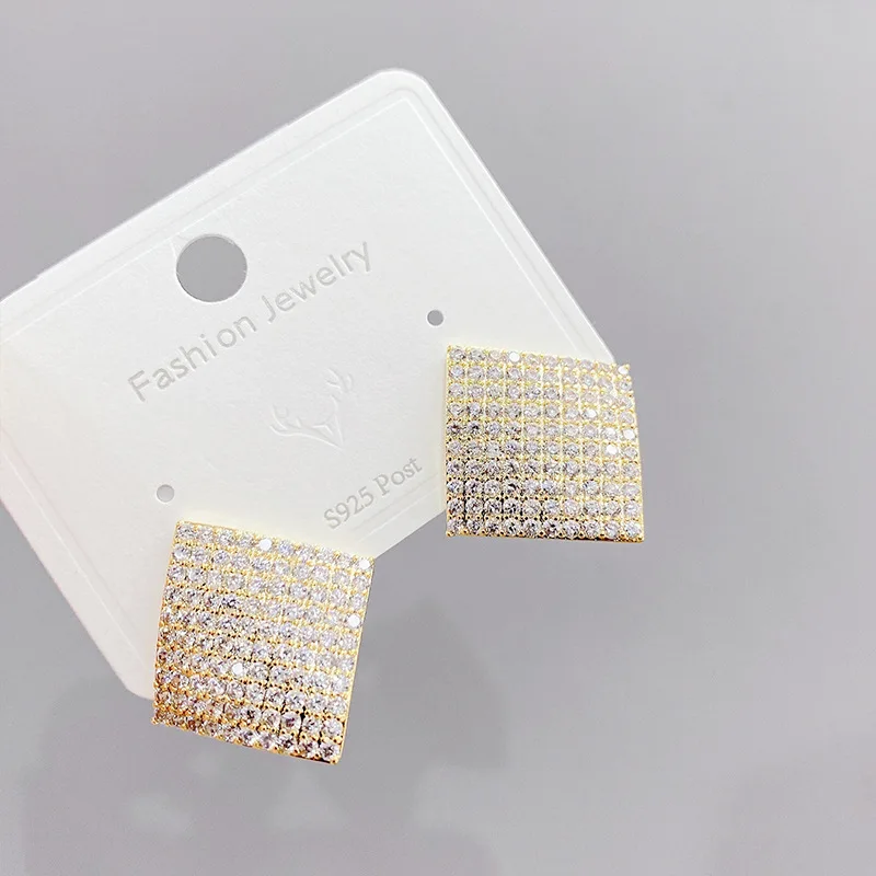 Wholesale Korean Sterling Silverss Needle Noble Promotion Square Earrings OL New Exaggerated Ear Studs Gift
Wholesale Korean Sterling Silverss Needle Noble Promotion Square Earrings OL New Exaggerated Ear Studs Gift