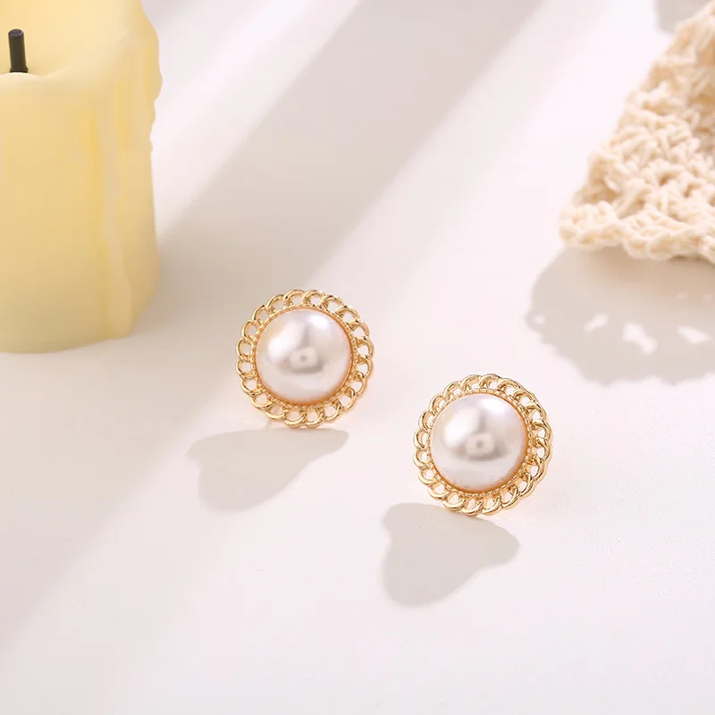 2020 Fashion Vintage Classic Baroque Round Sparkling Pearl Stud Earrings for Women Girl Eleagnt Simple Wedding Brides Jewelry
2020 Fashion Vintage Classic Baroque Round Sparkling Pearl Stud Earrings for Women Girl Eleagnt Simple Wedding Brides Jewelry