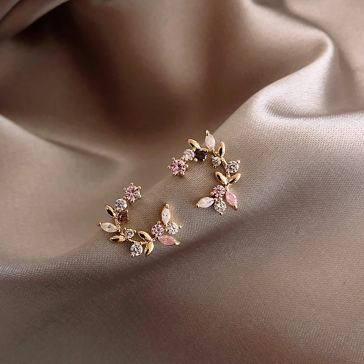 Korean New Design Fashion Jewelry Exquisite Copper Inlay Color Zircon Flower Leaf Garland Women Earrings flower earrings stud
Korean New Design Fashion Jewelry Exquisite Copper Inlay Color Zircon Flower Leaf Garland Women Earrings flower earrings stud