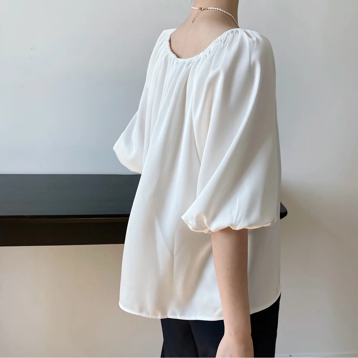 Women Sexy Off Shoulder Blouses Summer Slash Neck Puff Sleeve Satin Shirt Casual Loose Elegant Blusa blusas y camisas
Women Sexy Off Shoulder Blouses Summer Slash Neck Puff Sleeve Satin Shirt Casual Loose Elegant Blusa blusas y camisas