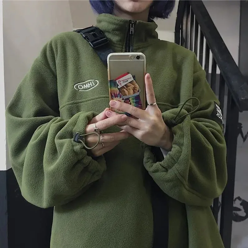 2021 Autumn Winter Women Solid Retro Letter Printed Polar Fleece Pullover Couple Fashion Casual Harajuku Plush Stand Collar Top
2021 Autumn Winter Women Solid Retro Letter Printed Polar Fleece Pullover Couple Fashion Casual Harajuku Plush Stand Collar Top
