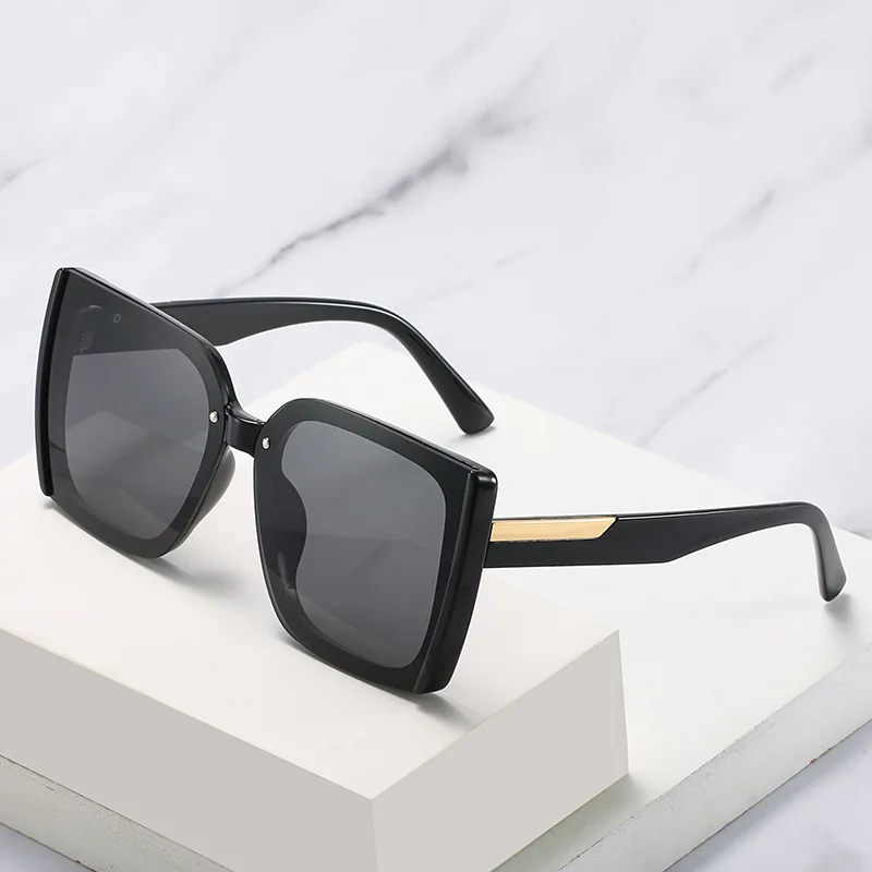 Новинка 2021, Модные индивидуальные Квадратные Солнцезащитные очки унисекс, трендовые дикие солнцезащитные очки в большой оправе, женские и ... 
Новинка 2021, Модные индивидуальные Квадратные Солнцезащитные очки унисекс, трендовые дикие солнцезащитные очки в большой оправе, женские и ...