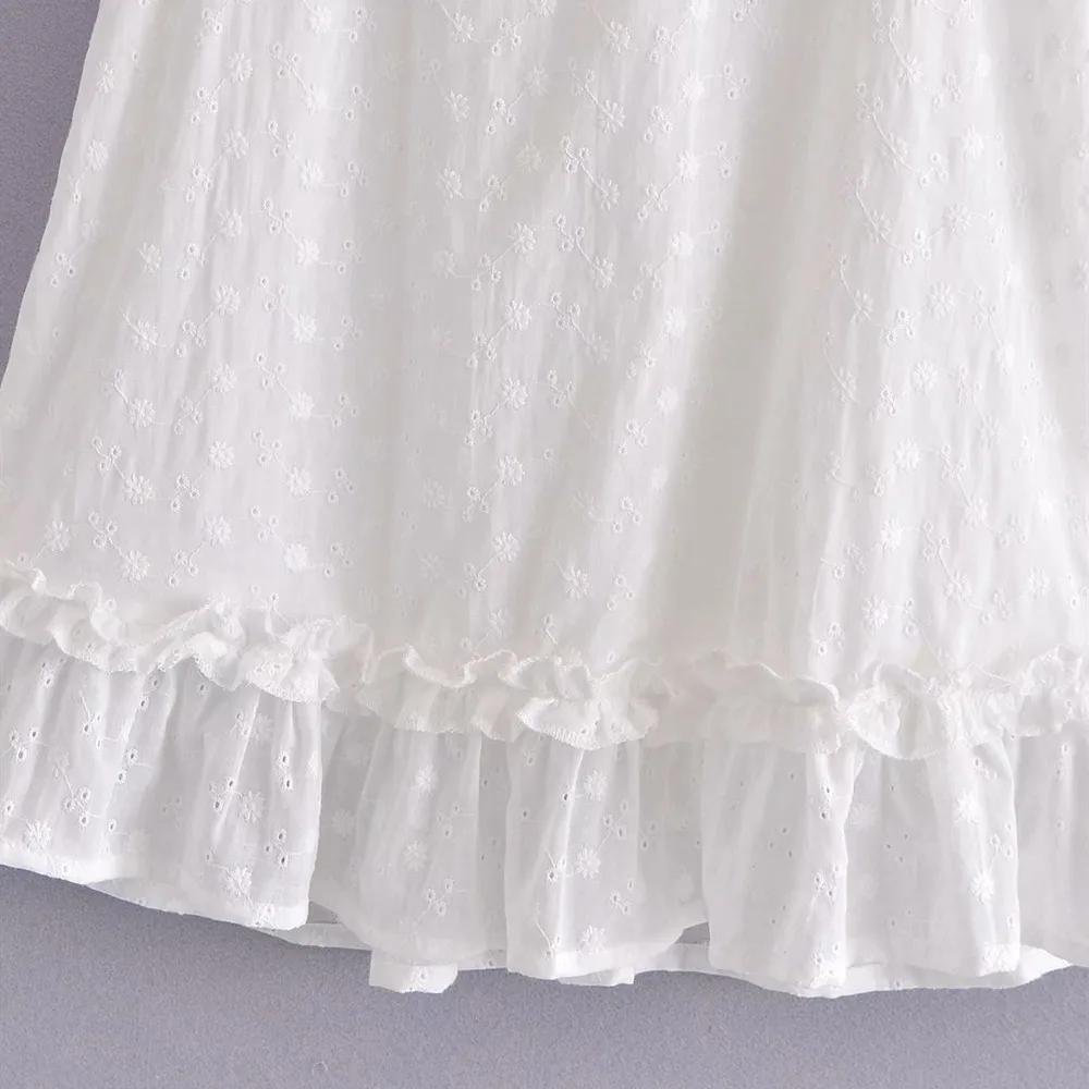 2021 ZA Square collar cute design short sleeve women summer white embroidered eyelet cotton cute dress
2021 ZA Square collar cute design short sleeve women summer white embroidered eyelet cotton cute dress