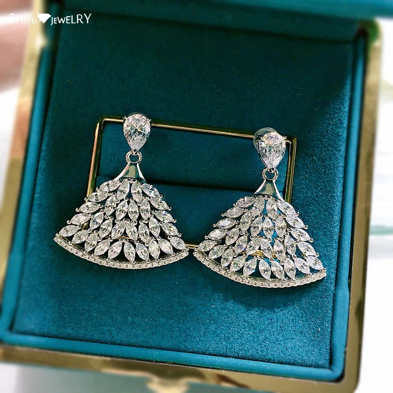 Shipei Luxury 925 Sterling Silver Created Moissanite Gemstone Wedding Party Vintage Drop Dangle Earrings Studs Fine Jewelry Gift
Shipei Luxury 925 Sterling Silver Created Moissanite Gemstone Wedding Party Vintage Drop Dangle Earrings Studs Fine Jewelry Gift