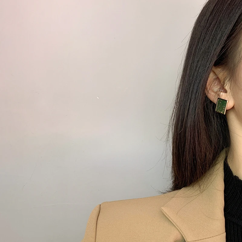 TARCLIY New Vintage Geometric Square Stud Earrings Vintage Elegant Green Enamel Earring Women Fashion Daily Party Jewelry Gift
TARCLIY New Vintage Geometric Square Stud Earrings Vintage Elegant Green Enamel Earring Women Fashion Daily Party Jewelry Gift