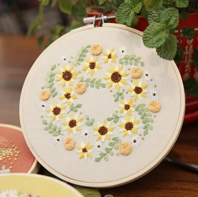 DIY Embroidery Kit Flower Pattern Cross Stitch Needlework Set Embroidered Materials With Hoop For Beginner Home Decor Craft
DIY Embroidery Kit Flower Pattern Cross Stitch Needlework Set Embroidered Materials With Hoop For Beginner Home Decor Craft