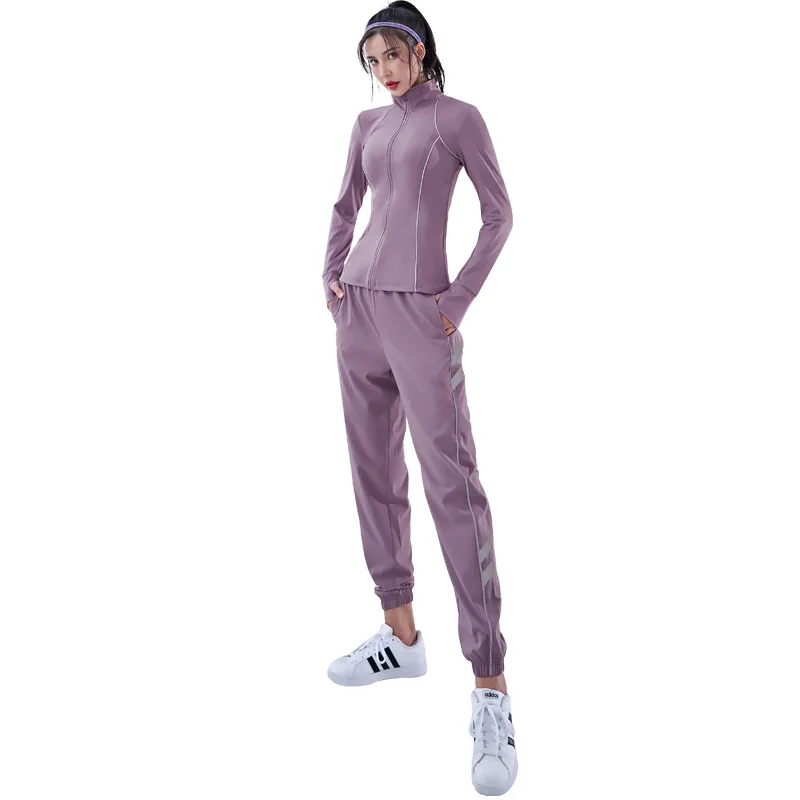 The new high-stretch yoga sportswear is suitable for women's slim tops, loose pants and yoga workout clothes
The new high-stretch yoga sportswear is suitable for women's slim tops, loose pants and yoga workout clothes