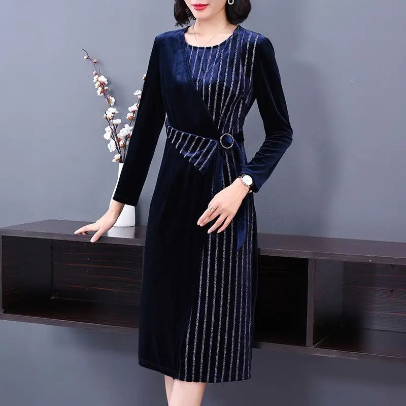 Женское винтажное платье с круглым вырезом, длинным рукавом и высокой талией
Женское винтажное платье с круглым вырезом, длинным рукавом и высокой талией