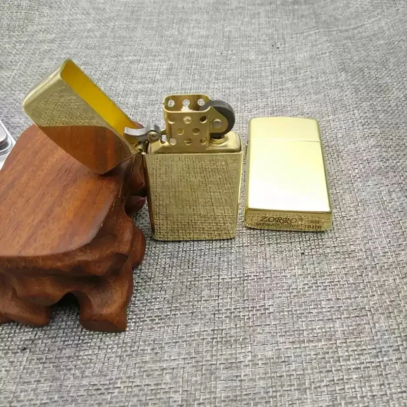 Zorro 909 pure copper kerosene narrow machine small mini windproof lighter ladies ultra-thin lighter gift
Zorro 909 pure copper kerosene narrow machine small mini windproof lighter ladies ultra-thin lighter gift
