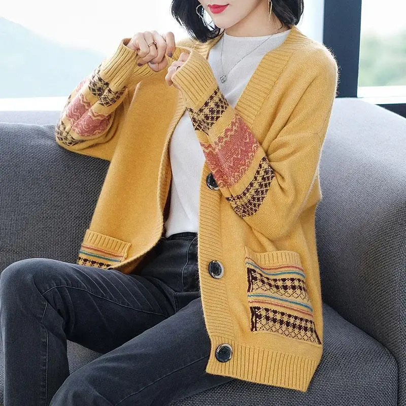 PEONFLY Vintage Women Sweater Jacket 2020 Knitted Cardigans Loose V Neck Single Breasted Jumper Korean Elegnat Female Coat
PEONFLY Vintage Women Sweater Jacket 2020 Knitted Cardigans Loose V Neck Single Breasted Jumper Korean Elegnat Female Coat