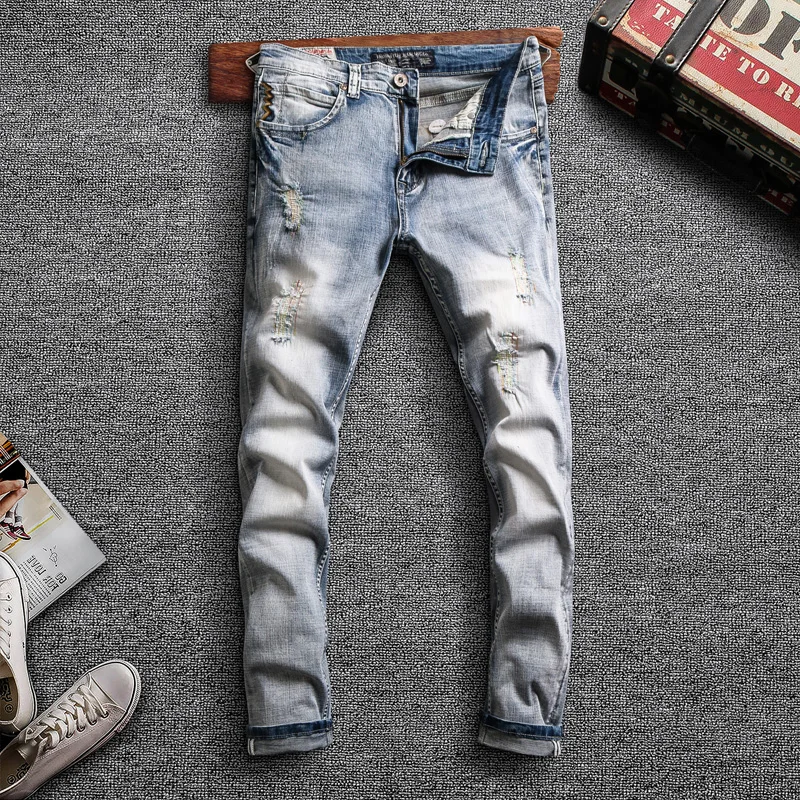 Italian Style Fashion Men Jeans High Quality Retro Light Blue Elastic Denim Pencil Pants Embroidery Designer Hip Hop Trousers
Italian Style Fashion Men Jeans High Quality Retro Light Blue Elastic Denim Pencil Pants Embroidery Designer Hip Hop Trousers