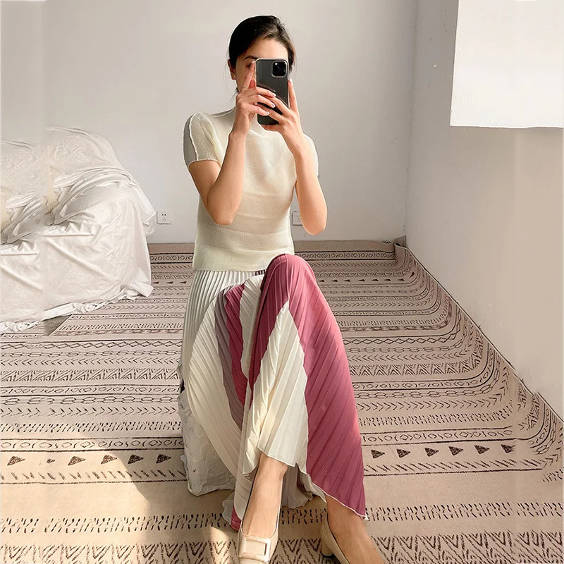 LANMREM Women Black Folds T-shirt New Turtleneck Neck Short Sleeve Fashion Tide Spring And Summer 2021 2D1574
LANMREM Women Black Folds T-shirt New Turtleneck Neck Short Sleeve Fashion Tide Spring And Summer 2021 2D1574