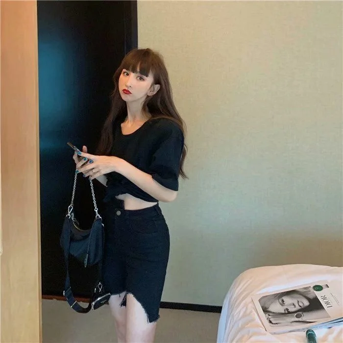 Black high waist Denim Capris women's fashion ins straight shorts summer tight and thin net red riding pants midpants
Black high waist Denim Capris women's fashion ins straight shorts summer tight and thin net red riding pants midpants
